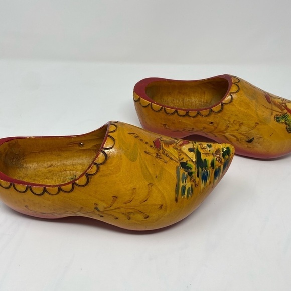 Vintage Hand painted Wooden Dutch Clogs - Picture 3 of 7